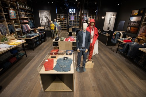 In the Levi's Santa Monica store, many details from the surf board art work to the use of sand and other natural materials was designed to reflect the local neighborhood. 
